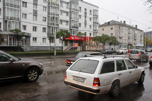 Власти планируют внедрить интеллектуальную систему светофоров на улицах Черняховского и Невского