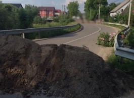На мосту в Гурьевском округе образовался провал: путепровод закрыли