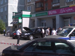 На улице Гайдара в Калининграде неизвестные на мотоциклах расстреляли двух мужчин (фото)