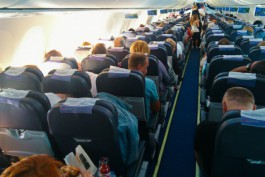 Пассажиры рейса Калининград — Москва устроили скандал во время полёта (видео)