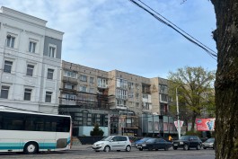 На проспекте Мира в Калининграде приступили к ремонту дома 1969 года (фото)