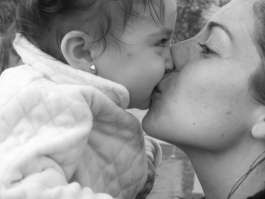 «Детский мир» примет участие в благотворительной акции «10000 детских поцелуев» (фото)