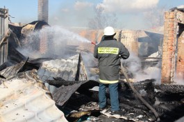 «Дотла»: фото- и видеорепортаж Калининград.Ru с пожара в «Баньках» (фото, видео)