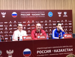 Черчесов рассказал, как настраивает сборную России на матч с Казахстаном в Калининграде