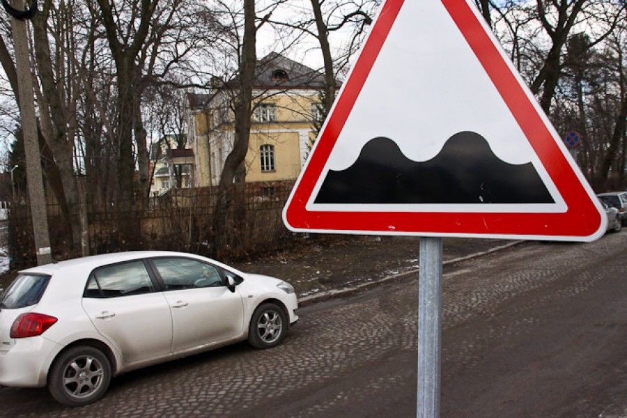 «Кто ответит за ямы на дорогах?»: пессимистический обзор Калининград.Ru