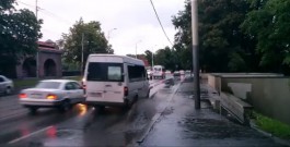 Позорная лужа в центре «туристического» Калининграда (видео)