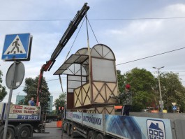 Власти Калининграда пообещали вернуть палатки янтарщиков к башне Врангеля