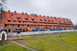 В Багратионовске завершают восстановление крыши замка Прейсиш-Эйлау
