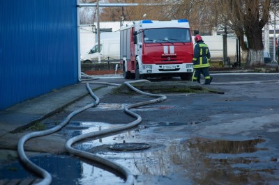 Пожарные эвакуировали 20 человек из горящего дома на ул. Батальной в Калининграде