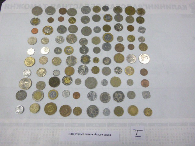 Калининградец пытался незаконно ввезти в регион шесть тысяч монет XX века