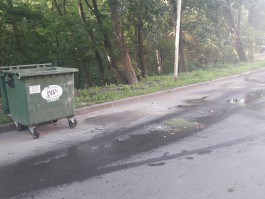 Как мусоровозы загрязняют улицы Калининграда (видео)