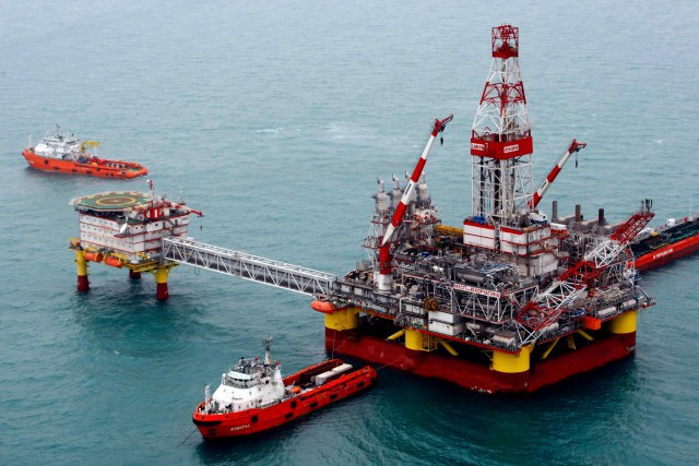 Минэк: «Лукойл» начнёт добывать нефть на новых месторождениях в регионе с 2020 года