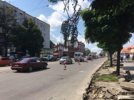Часть улицы Черняховского в Калининграде перекрыли для проведения ремонта