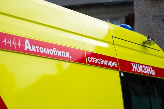 В доме на улице Ялтинской в Калининграде загорелся натяжной потолок: пострадали три человека