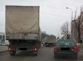 На ул. Гагарина в Калининграде грузовик насмерть сбил женщину (фото)