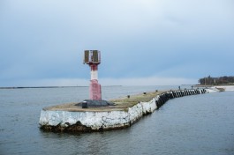 Из-за сильного ветра по Калининградскому морскому каналу закрыли движение судов