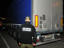 Польские пограничники конфисковали прицеп у калининградского перевозчика
