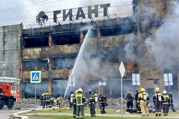 Из горящего ТЦ «Гиант» в Калининграде эвакуировали около 140 человек