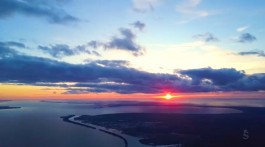 «Фантастический закат»: калининградец снял заход солнца над Балтикой с высоты пять километров