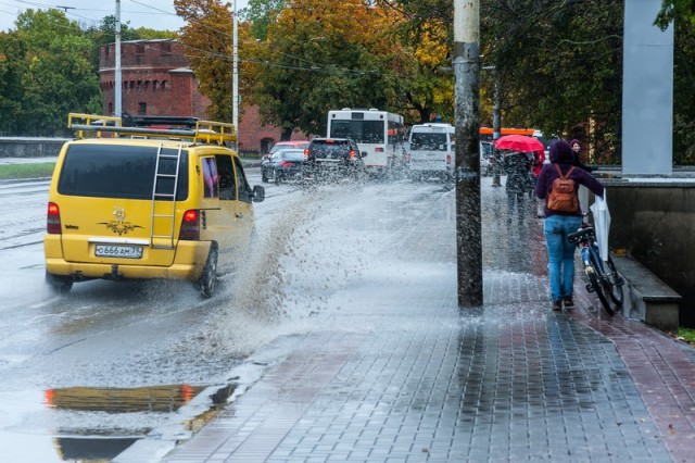 Калининградцам обещают дождливую и тёплую рабочую неделю