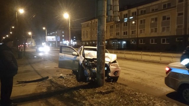 На улице Горького в Калининграде в ДТП пострадали три человека