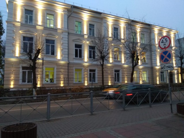В Зеленоградске подсветили историческое здание на улице Ленина