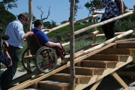 На Куршской косе оборудовали инфраструктуру для инвалидов-колясочников