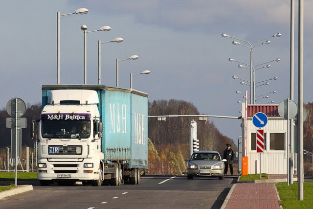 «Латентная блокада»: на латвийской границе застряли фуры с продовольствием для Калининграда