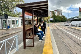 На Октябрьской и Московском проспекте в Калининграде завершили обустройство трамвайных платформ (фото)