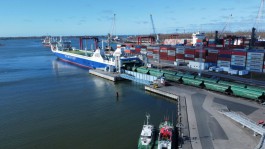 Паром «Маршал Рокоссовский» доставил в порт Балтийска 2,6 тысяч тонн грузов (фото)