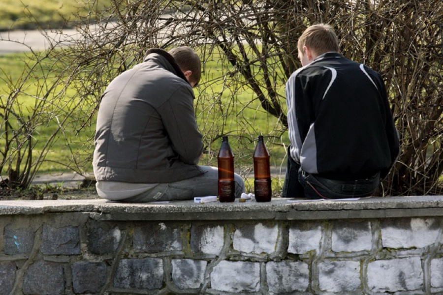Подростки похитили напитки из витрины-холодильника в Зеленоградске