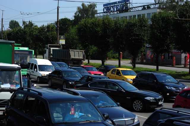 «В 10 раз быстрее»: калининградцы показали, как объехать пробку на Московском проспекте (видео)