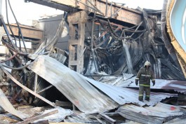 «На пепелище»: фоторепортаж с места пожара на складах в Прибрежном (фото)