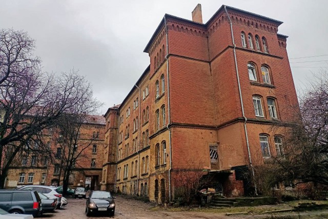 В Калининграде ищут подрядчика для ремонта бывшей казармы XIX века на улице Хмельницкого