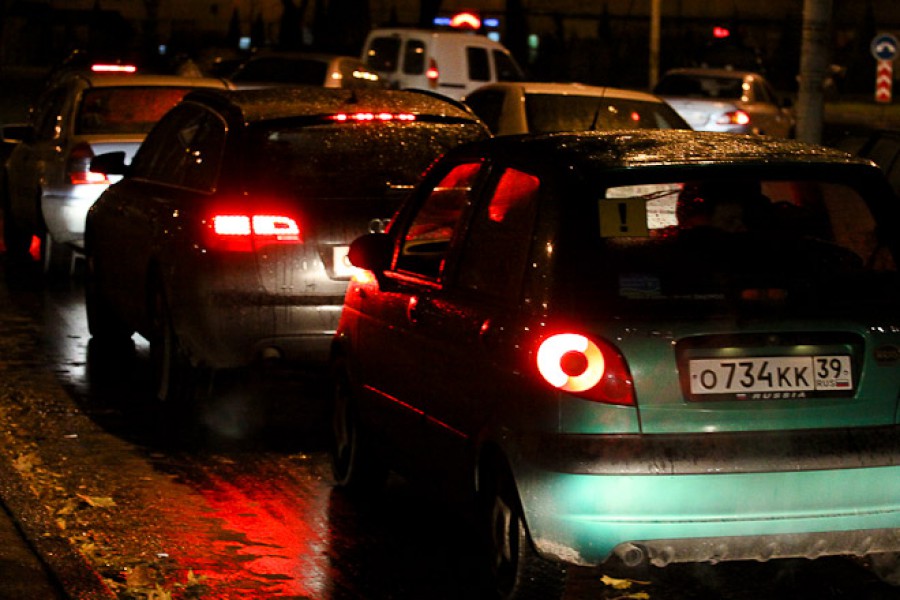 Трое жителей Балтийска угоняли машины для поездок по ночному городу