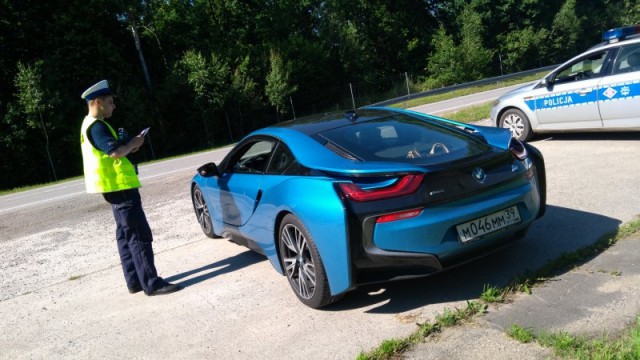 В Польше задержали калининградца на BMW i8 за превышение скорости на 134 км/ч