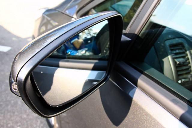 Полицейские задержали калининградца, снимавшего зеркала и парктроники с автомобилей