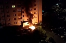 Ночью на улице Кошевого в Калининграде сгорели два автомобиля