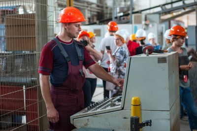 «Пылесосит кадры»: предприниматели Краснознаменска пожаловались на отток рабочих на новый завод «Росатома»