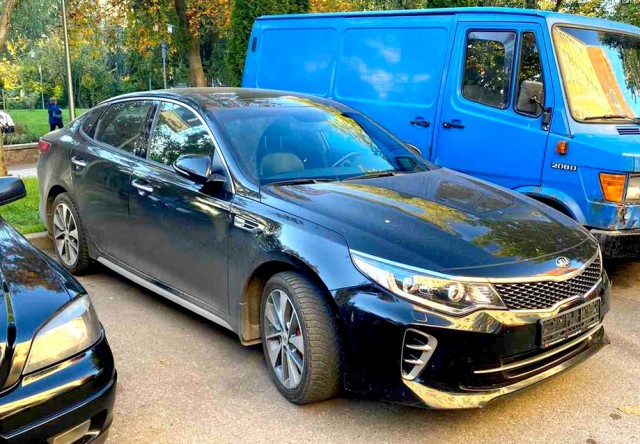 Калининградские приставы арестовали автомобиль директора фирмы за 135 неоплаченных штрафов