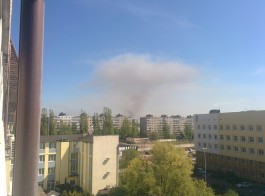 На ул. Дзержинского в Калининграде горит камыш