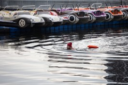 «Жгучая вода»: калининградские «моржи» устроили заплыв в Верхнем озере