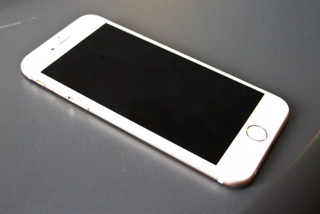 Житель региона отсудил у бизнесмена 270 тысяч рублей за продажу б/у iPhone под видом нового