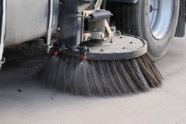 «Чиним, красим и моем»: Дятлова рассказала, как убирают улицы Калининграда после зимы