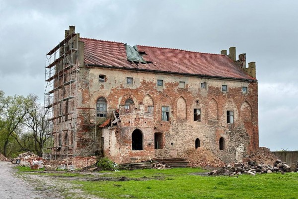 «Под присмотром епископа»: как восстанавливают замок Георгенбург в Черняховске (фото)
