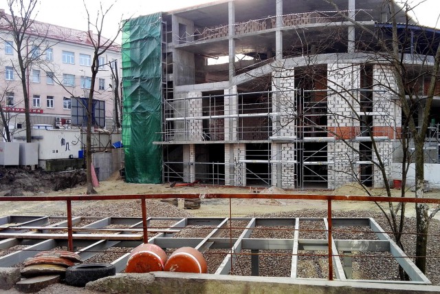 Власти разрешили увеличить высоту торгового центра на месте кафе «Сказка» в Калининграде