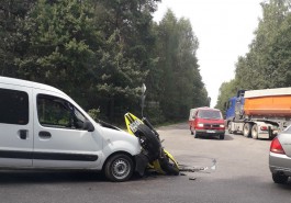На Балтийском шоссе столкнулись «каблучок» и мотоцикл: пострадал 32-летний мужчина