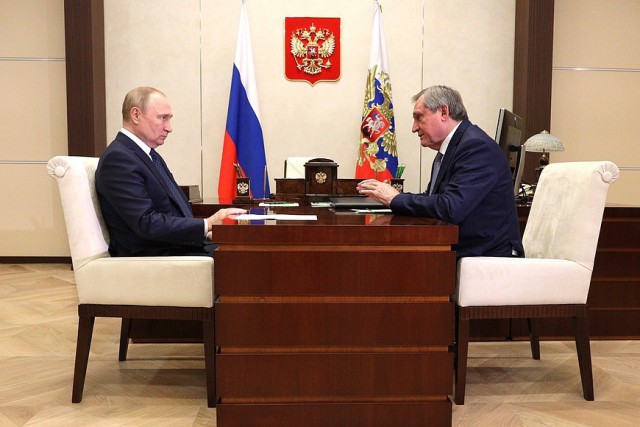 Министр энергетики доложил Путину о покупке двух газовозов для Калининградской области