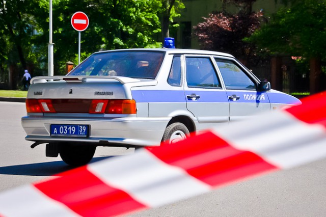 В Балтийске двое мужчин ограбили пункт приёма металлолома, избив сотрудника лопатой
