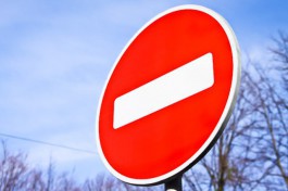 В Калининграде до конца лета закроют движение на участке Кленовой аллеи 